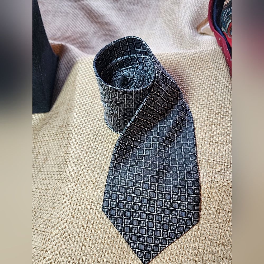 Enro Men's Silk Tie in Black and Gray  Square Pattern
